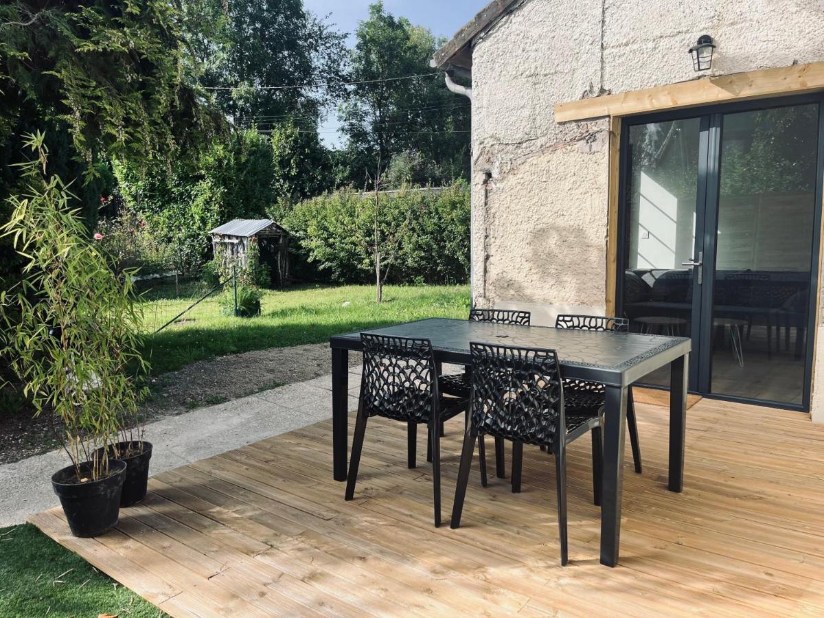 Un Coin Paisible Villa Camon  Buitenkant foto